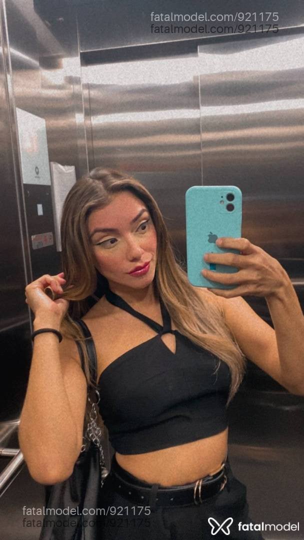 Acompanhante mulher com cabelo castanho de olhos castanhos - Fernanda Galvão