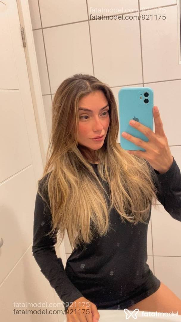 Acompanhante mulher com cabelo castanho de olhos castanhos em Tubarão - Fernanda Galvão