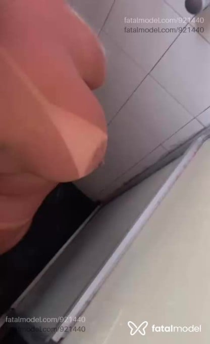 Acompanhante mulher morena (o) de olhos pretos - Amanda Rosali