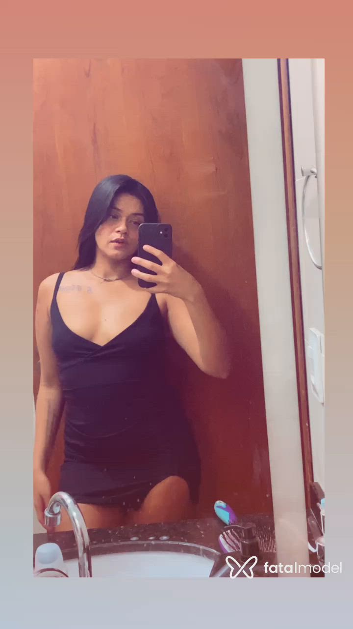 Acompanhante mulher com cabelo castanho de olhos castanhos - Jhade Mello Acompanhante mulher com cabelo castanho de olhos castanhos - Jhade Mello