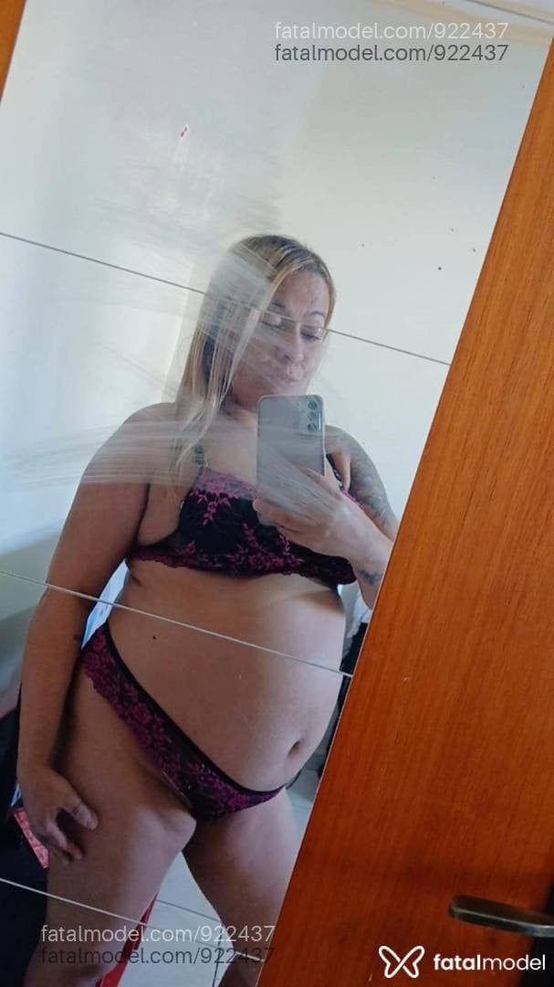 Acompanhante mulher com cabelo castanho de olhos castanhos - Luana Acompanhante mulher com cabelo castanho de olhos castanhos - Luana