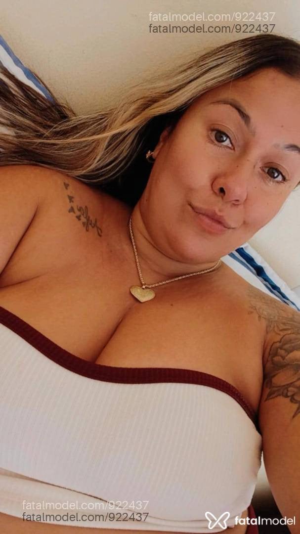 Acompanhante mulher com cabelo castanho de olhos castanhos - Luana Acompanhante mulher com cabelo castanho de olhos castanhos - Luana