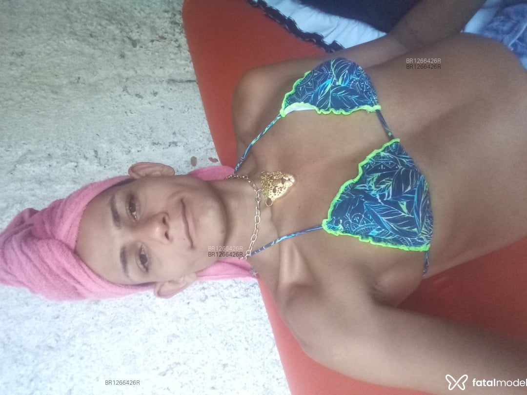 Acompanhante mulher trans morena (o) de olhos castanhos em Campos dos Goytacazes - Esmeralda