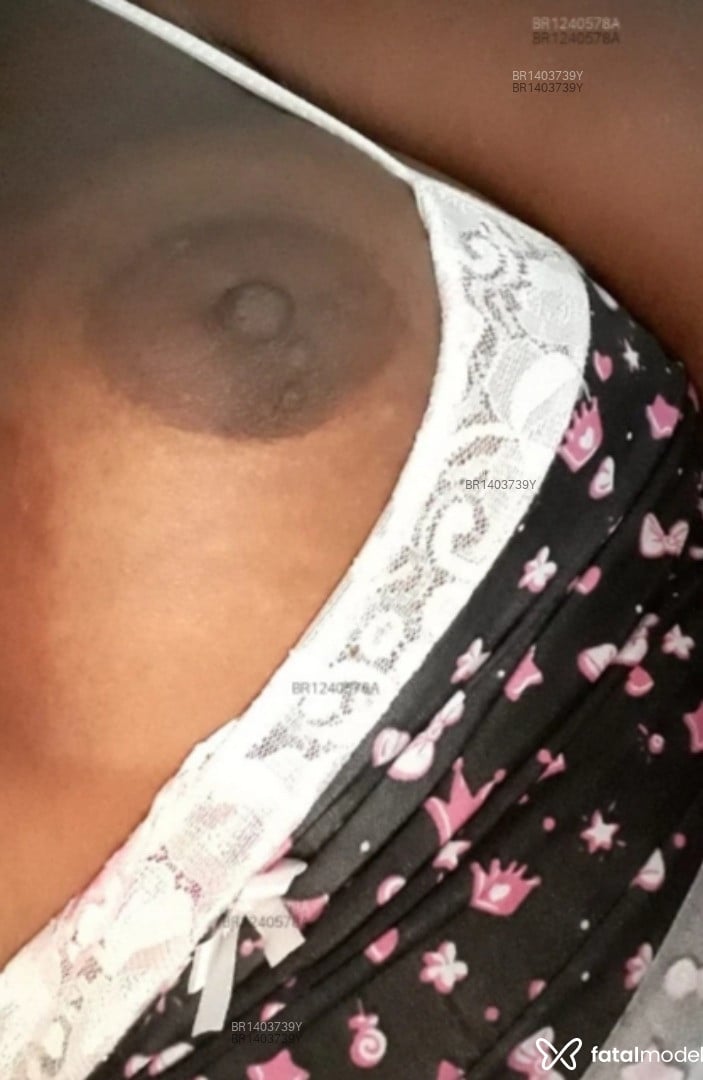 Acompanhante mulher morena (o) de olhos mel em Cabo Frio Acompanhante mulher morena (o) de olhos mel em Cabo Frio - Mikaelly