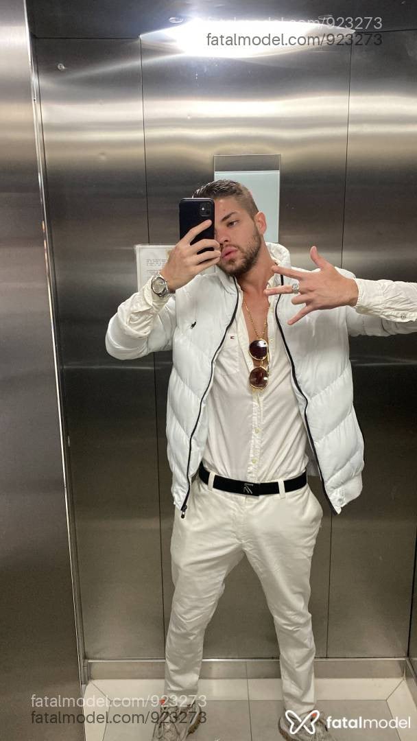 Acompanhante homem loira (o) de olhos verdes em Balneário Camboriú - Marcus Vinicius