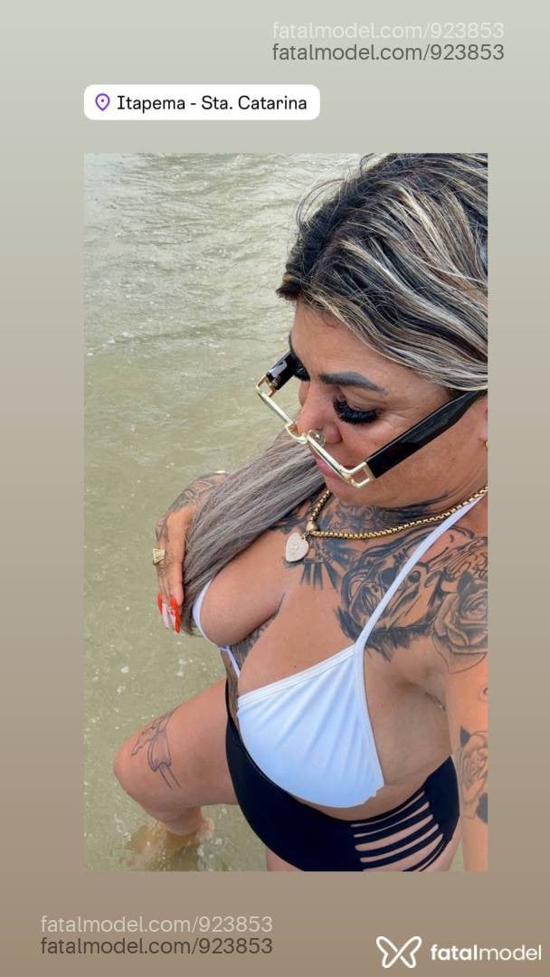 Acompanhante mulher loira (o) de olhos castanhos em Itapema - Lavínia Albertony