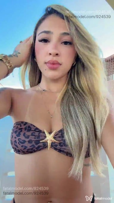 Acompanhante mulher loira (o) de olhos castanhos em Salvador - Cecília vasconcelo