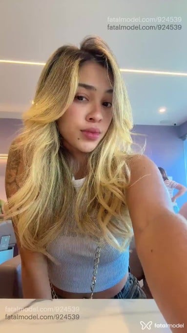 Acompanhante mulher loira (o) de olhos castanhos em Salvador - Cecília vasconcelo