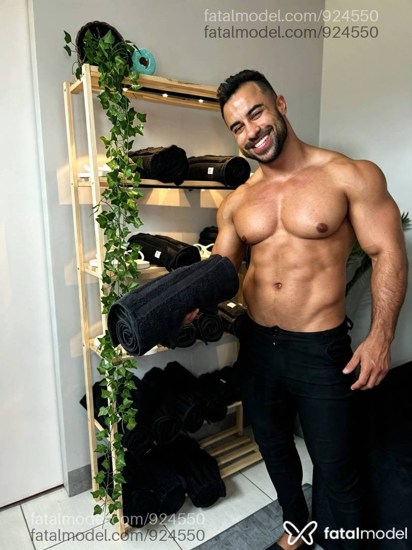 Acompanhante homem morena (o) de olhos pretos - Gustavo Henrique