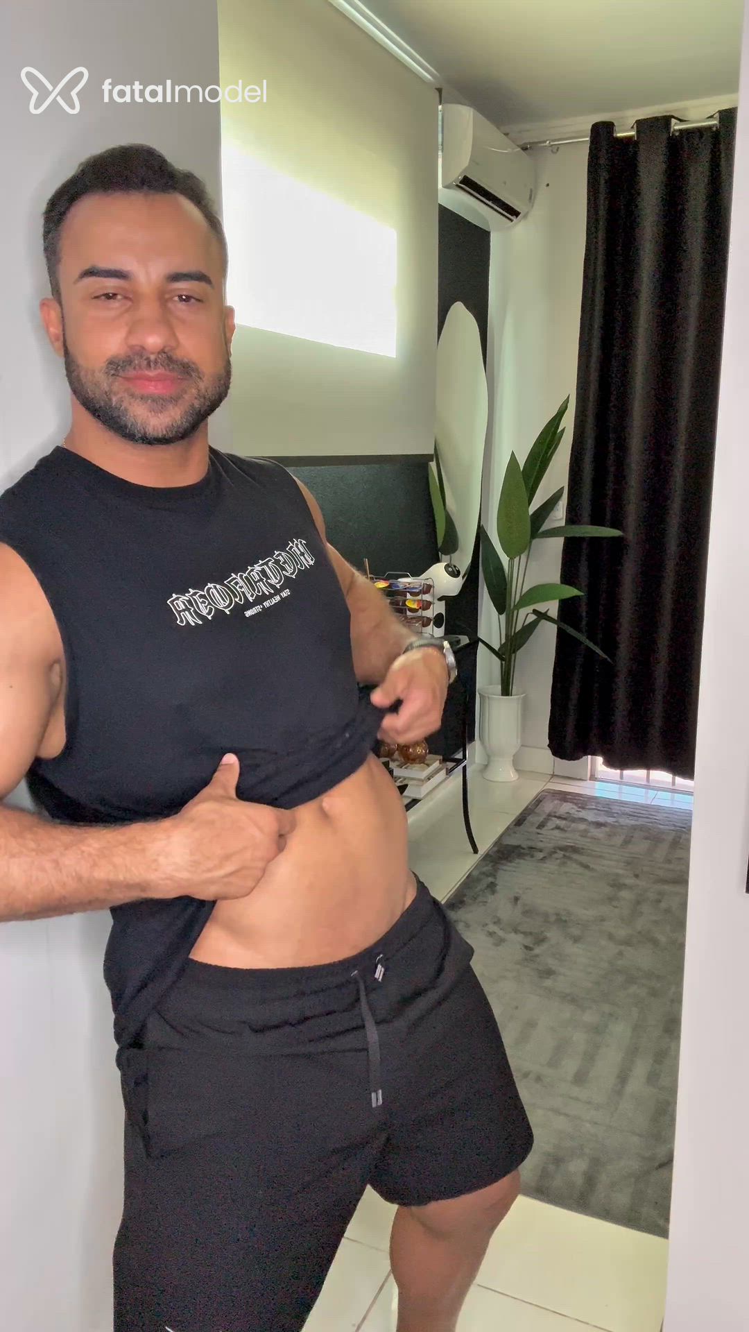 Acompanhante homem morena (o) de olhos pretos - Gustavo Henrique