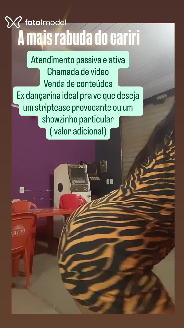 Acompanhante mulher trans morena (o) de olhos pretos - Flávia