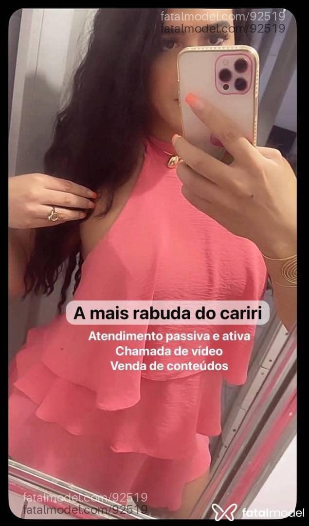 Acompanhante mulher trans morena (o) de olhos pretos - Flávia