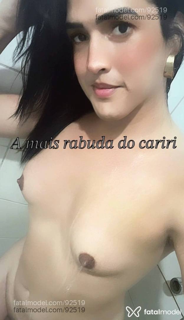 Acompanhante mulher trans morena (o) de olhos pretos - Flávia