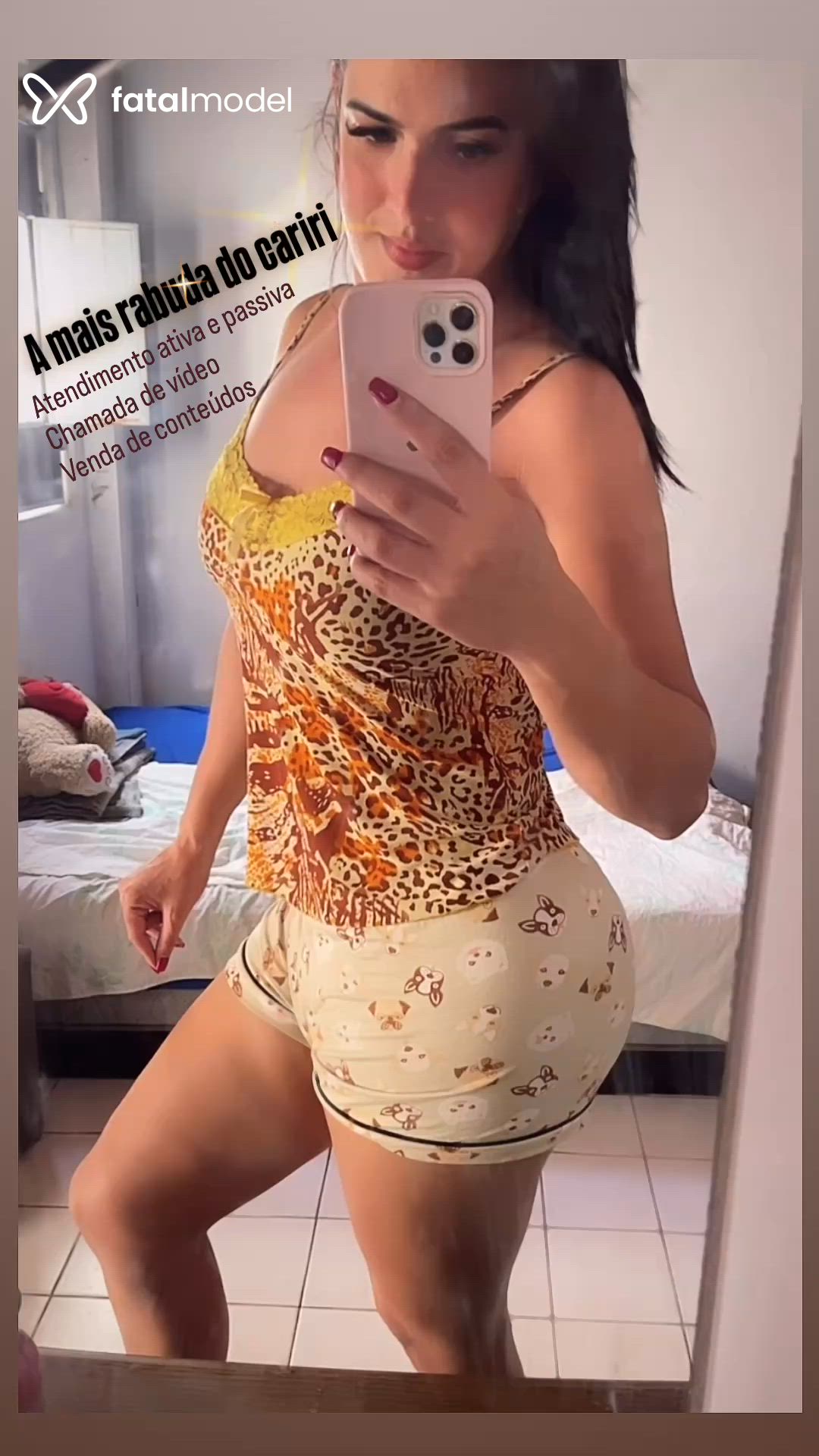 Acompanhante mulher trans morena (o) de olhos pretos - Flávia