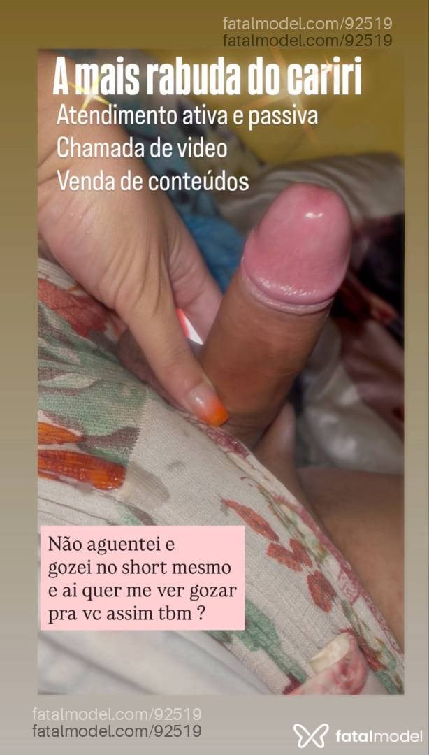Acompanhante mulher trans morena (o) de olhos pretos - Flávia
