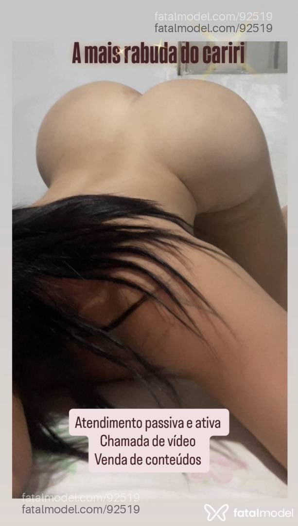 Acompanhante mulher trans morena (o) de olhos pretos - Flávia