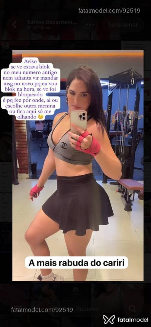 Acompanhante mulher trans morena (o) de olhos pretos - Flávia
