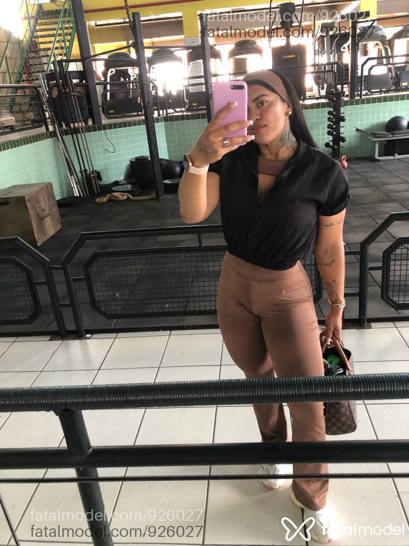 Acompanhante mulher morena (o) de olhos pretos - Lara Sofia