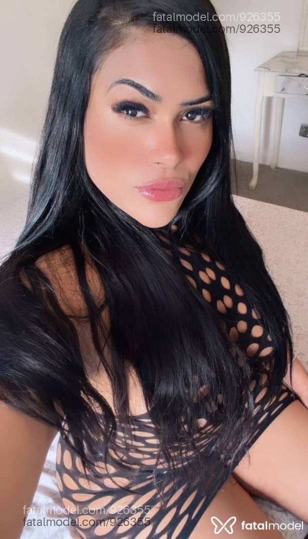 Acompanhante mulher morena (o) de olhos pretos - Pietra Carvalho