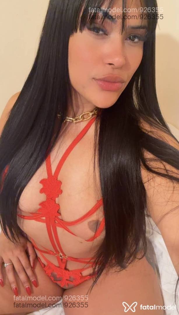 Acompanhante mulher morena (o) de olhos pretos - Pietra Carvalho