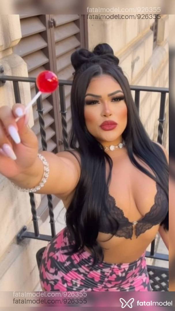 Acompanhante mulher morena (o) de olhos pretos - Pietra Carvalho