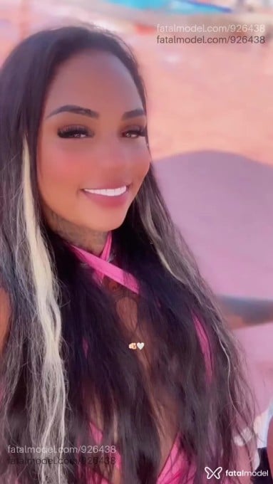 Acompanhante mulher com cabelo castanho de olhos mel em Concórdia - Biatriz Nogueira