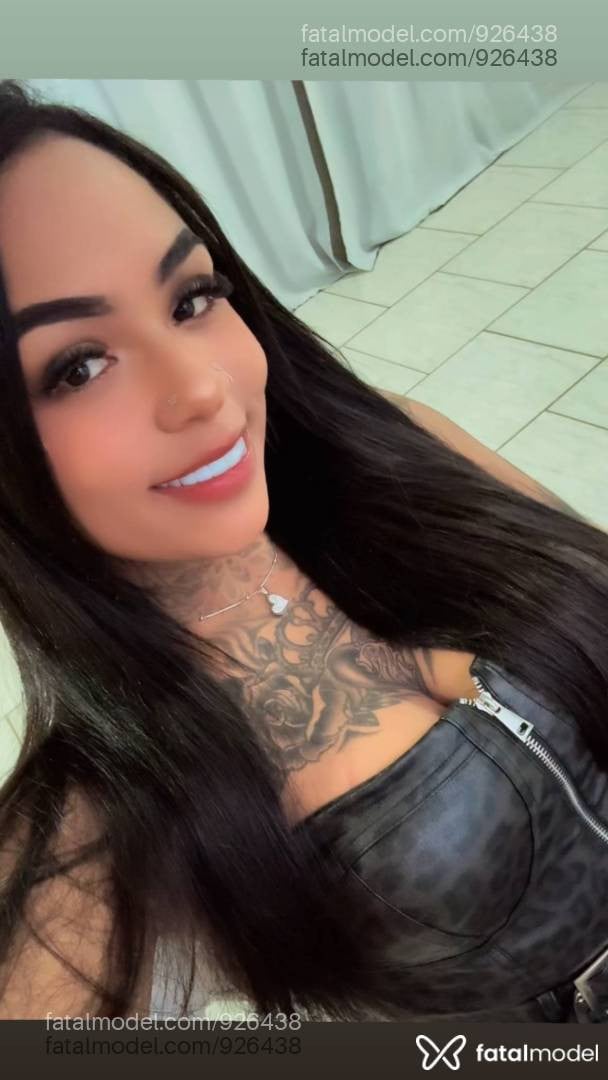 Acompanhante mulher com cabelo castanho de olhos mel - Biatriz Nogueira