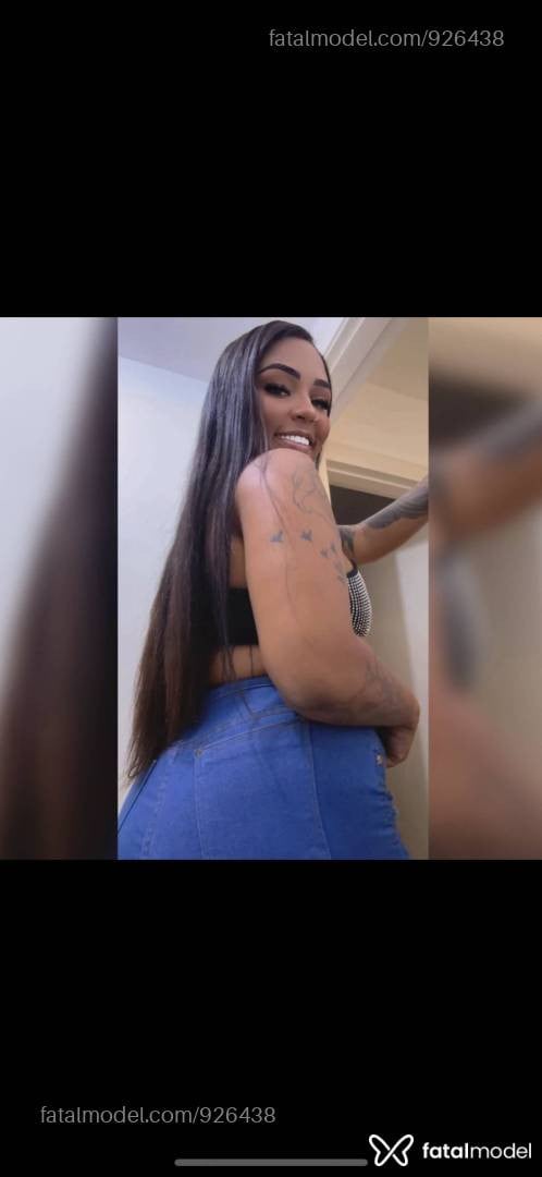 Acompanhante mulher com cabelo castanho de olhos mel - Biatriz Nogueira