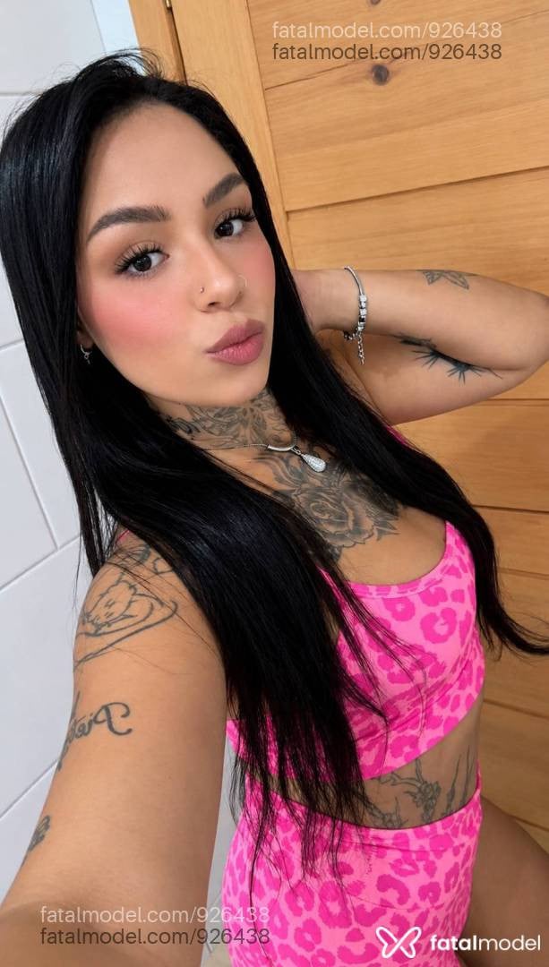 Acompanhante mulher com cabelo castanho de olhos mel - Biatriz Nogueira
