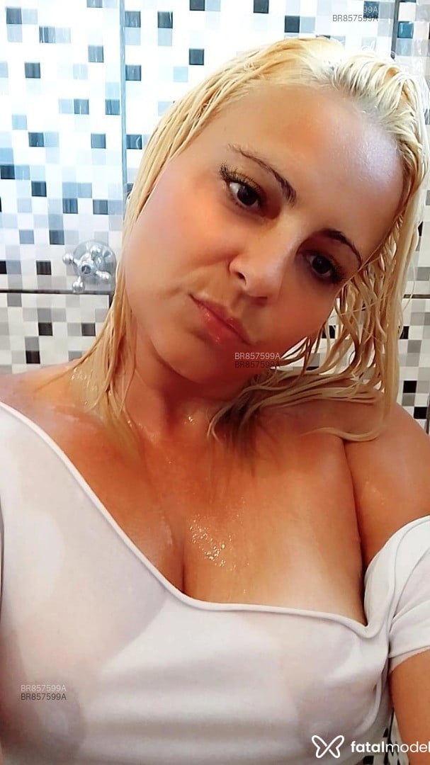 Acompanhante mulher loira (o) de olhos castanhos em Sumaré Acompanhante mulher loira (o) de olhos castanhos em Sumaré - Bia Monteiro
