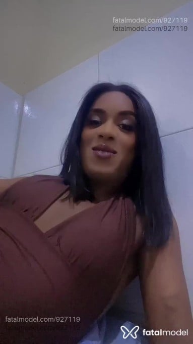 Acompanhante mulher trans morena (o) de olhos castanhos em Santo Antônio de Jesus - Morena
