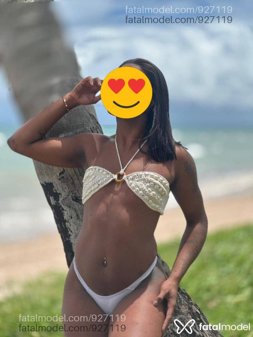 Acompanhante mulher trans morena (o) de olhos castanhos - Morena