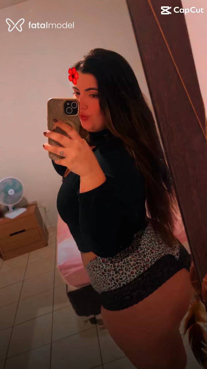 Acompanhante mulher loira (o) de olhos castanhos - Sol Sartori