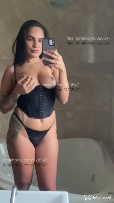Acompanhante mulher com cabelo castanho de olhos castanhos em Uberlândia - Anna Estrela
