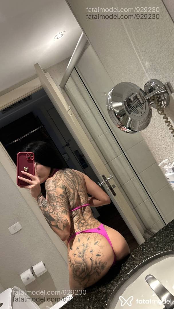 Acompanhante mulher morena (o) de olhos verdes - Luna Cartier Minei