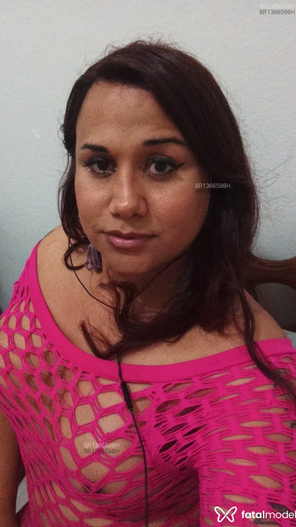 Acompanhante homem trans ruiva (o) de olhos verdes em São Sebastião do Paraíso - Karla