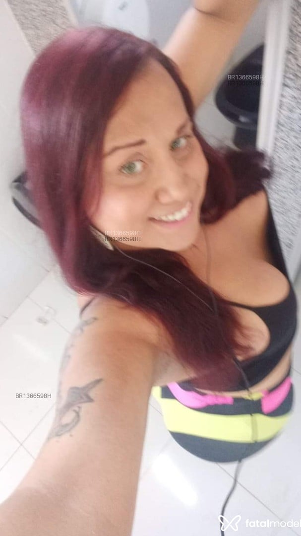 Acompanhante homem trans ruiva (o) de olhos verdes em São Sebastião do Paraíso - Karla
