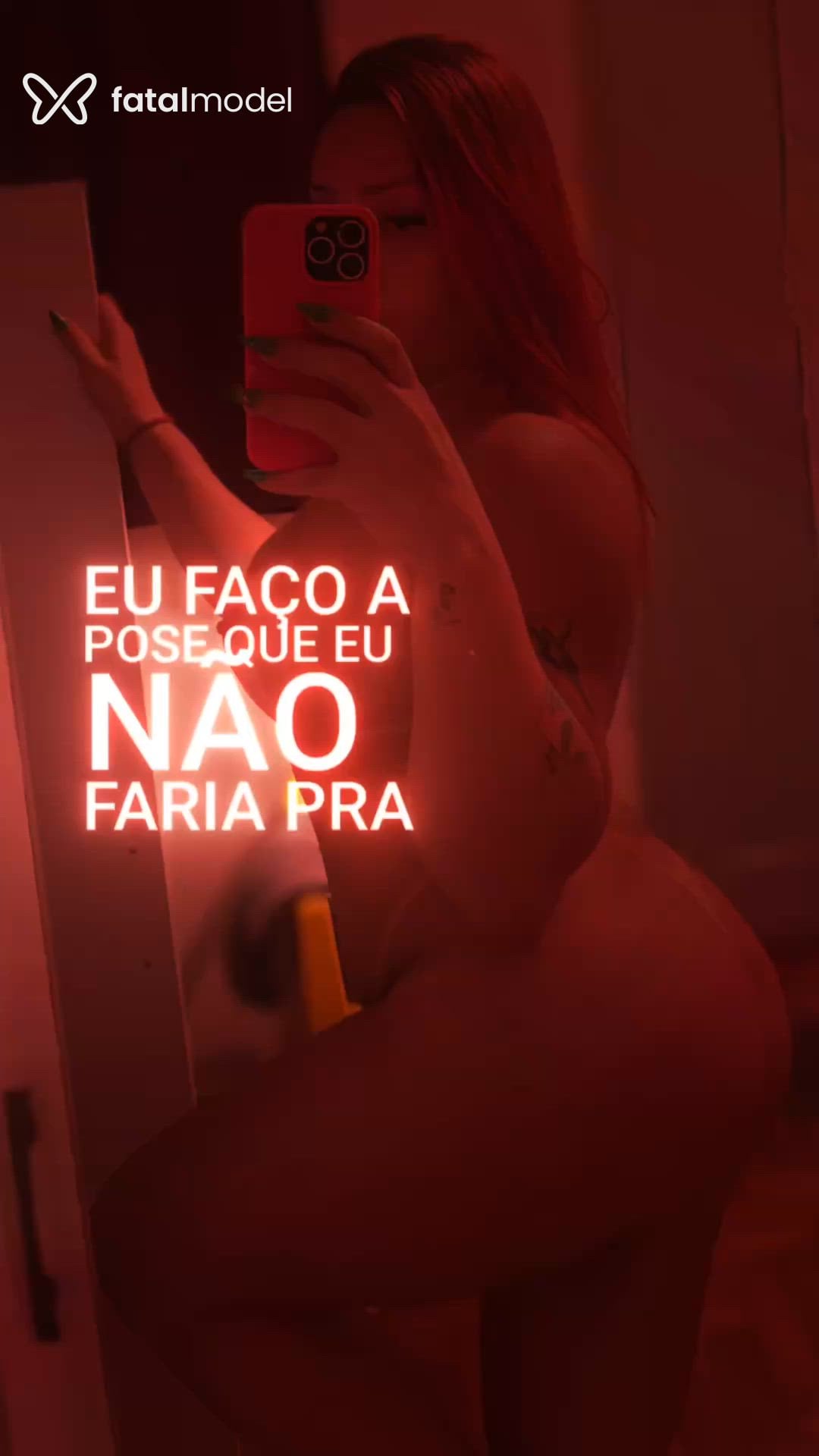 Acompanhante travesti com cabelo colorido de olhos castanhos em Nova Friburgo Acompanhante travesti com cabelo colorido de olhos castanhos em Nova Friburgo - Rebecca Shameless