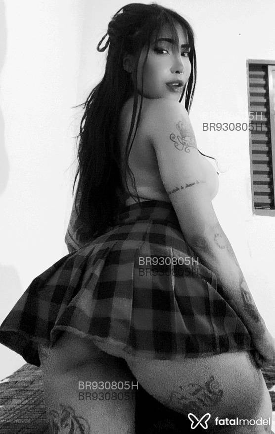 Acompanhante mulher com cabelo castanho de olhos pretos - Katrina