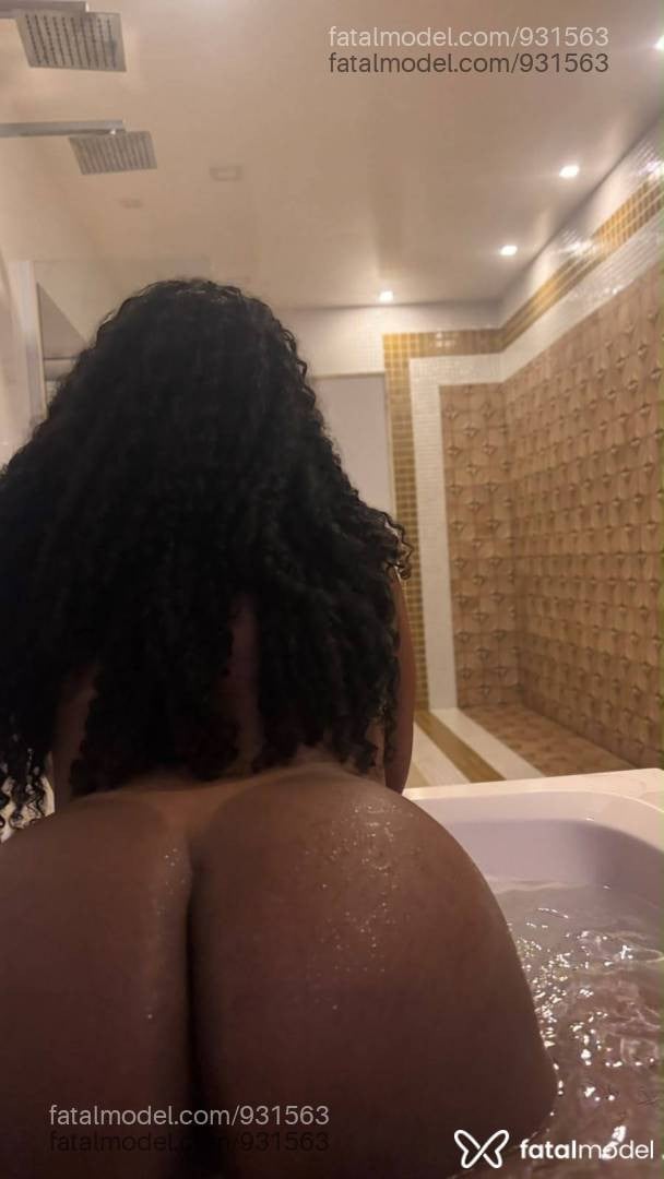 Acompanhante mulher com cabelo castanho de olhos castanhos - Thais fofinha