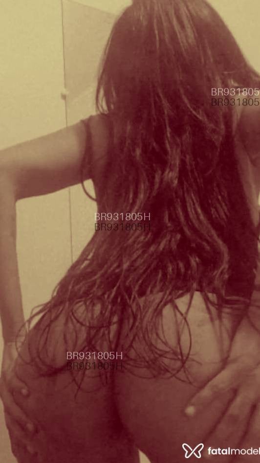 Acompanhante mulher com cabelo castanho de olhos castanhos em Videira Acompanhante mulher com cabelo castanho de olhos castanhos em Videira - Pocah
