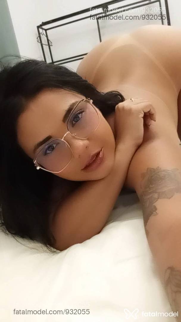 Acompanhante mulher morena (o) de olhos castanhos - Estela Lopes