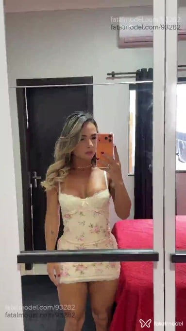 Acompanhante mulher trans loira (o) de olhos castanhos em Goiânia Acompanhante mulher trans loira (o) de olhos castanhos em Goiânia - Isabella