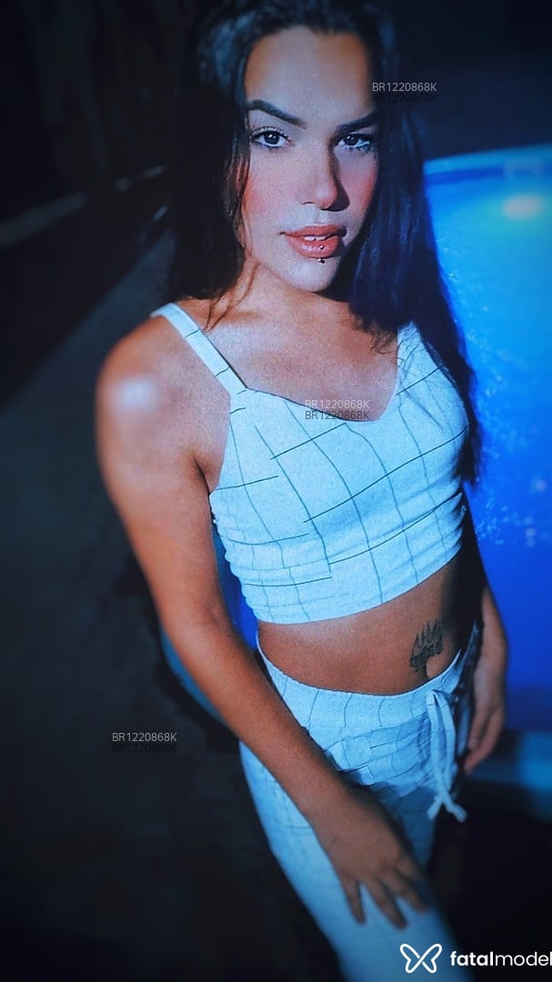 Acompanhante mulher trans com cabelo castanho de olhos castanhos em Jóia Acompanhante mulher trans com cabelo castanho de olhos castanhos em Jóia - Laysla
