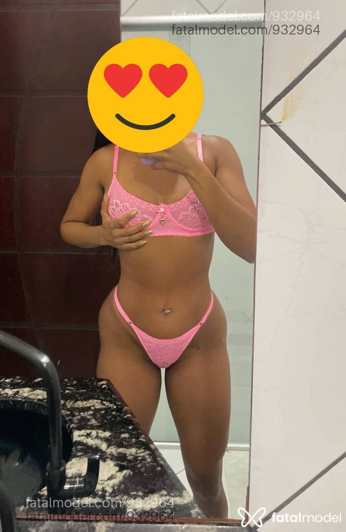 Acompanhante mulher com cabelo castanho de olhos castanhos - Juliana Amorim