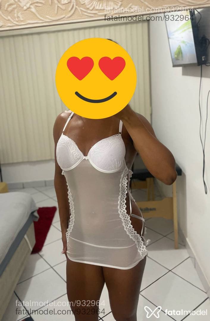 Acompanhante mulher com cabelo castanho de olhos castanhos - Juliana Amorim