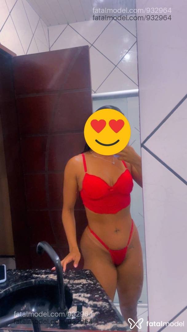 Acompanhante mulher com cabelo castanho de olhos castanhos - Juliana Amorim