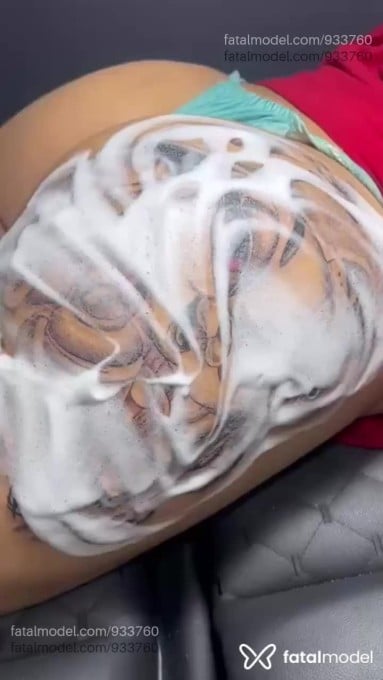 Acompanhante travesti morena (o) de olhos castanhos em Goiânia - Mel Dhafinny