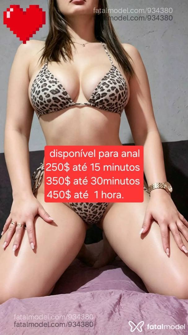 Acompanhante mulher com cabelo castanho de olhos castanhos - Luna