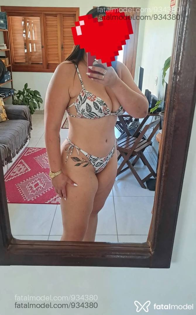 Acompanhante mulher com cabelo castanho de olhos castanhos - Luna